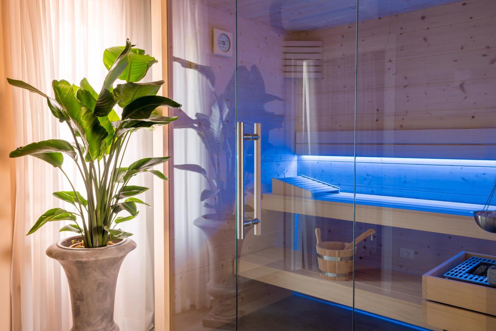 Gg8 Hotel & Suite Spa Ґвальдо-Тадіно Екстер'єр фото